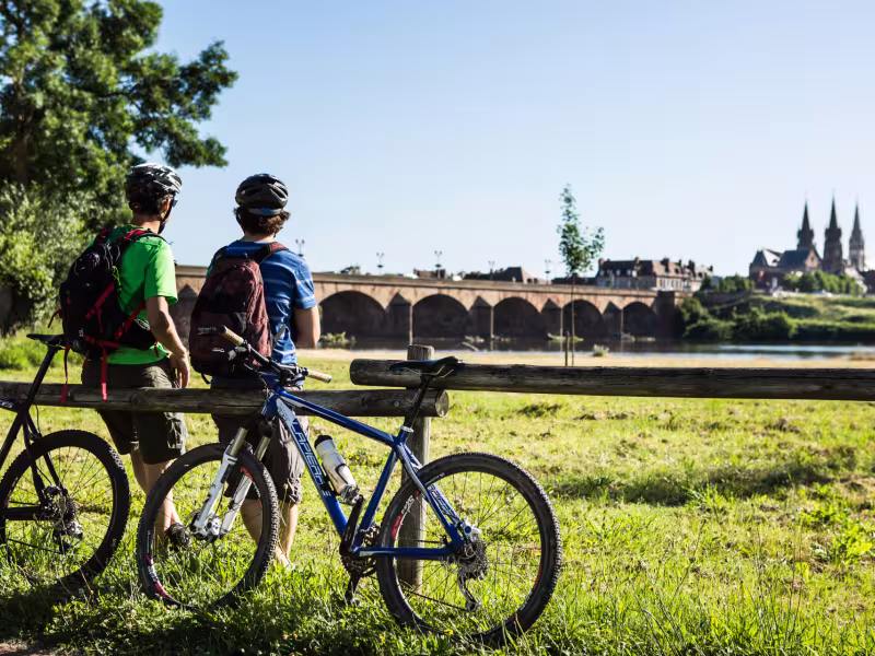 Bord de l'Allier à VTT au départ de Moulins