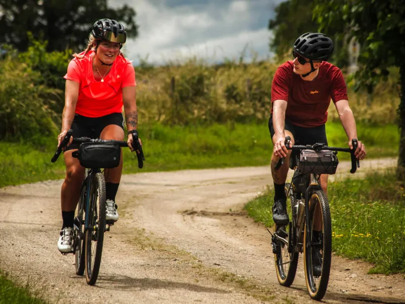 2 gravels sur une piste de la Chapelle aux Chasses