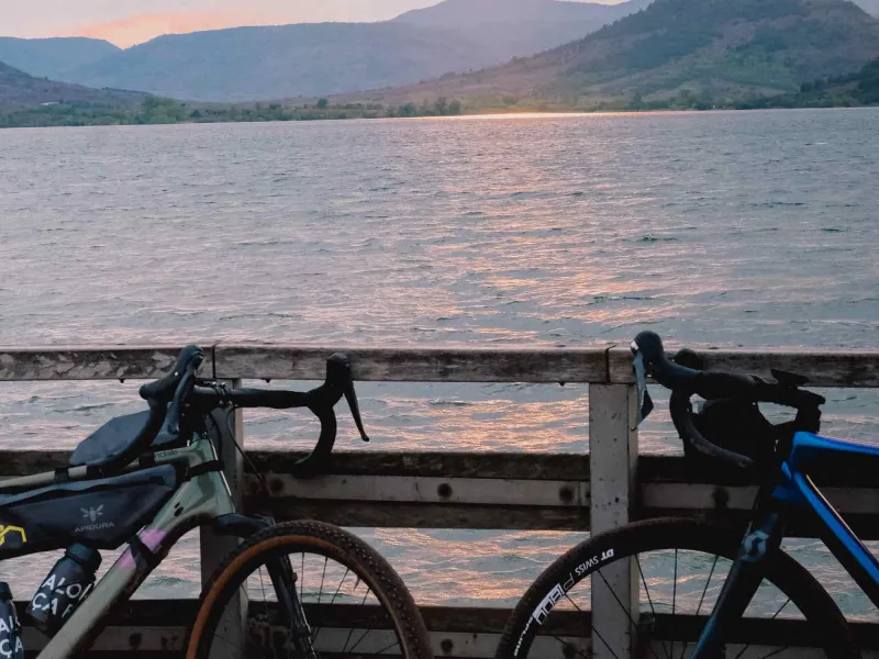 Gravel au bord du Salagou