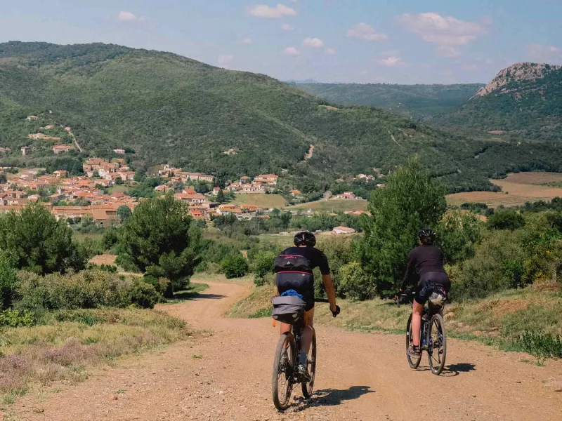 Gravel sur les terres rouges du Salagou