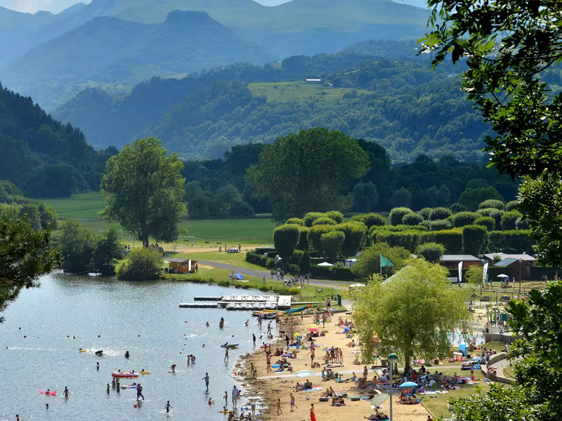 Baignade au lac Chambon
