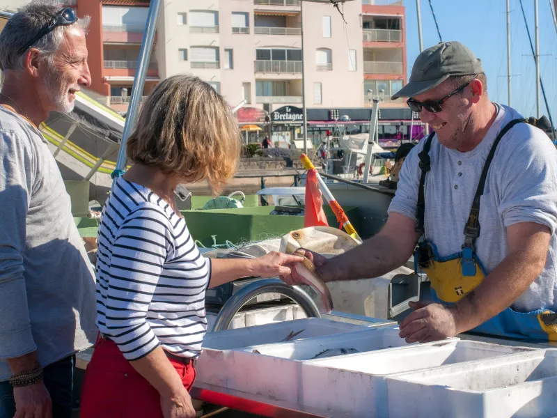 Vente de poisson au port, Cap d'Agde