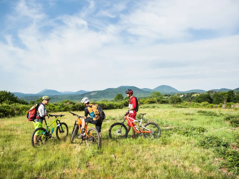 VTT au dessus de Volvic