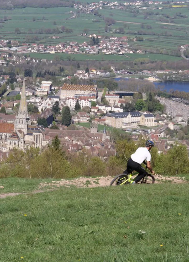 Piste VTT au dessus d'Autun