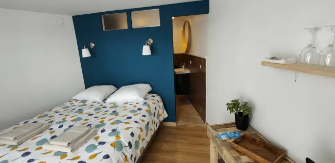 Location chambre panoramique sur l'eau "LA VIGIE" du Lac des Settons - Activital