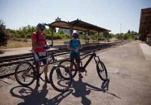 Arrivée à VTT à la gare d'Avallon